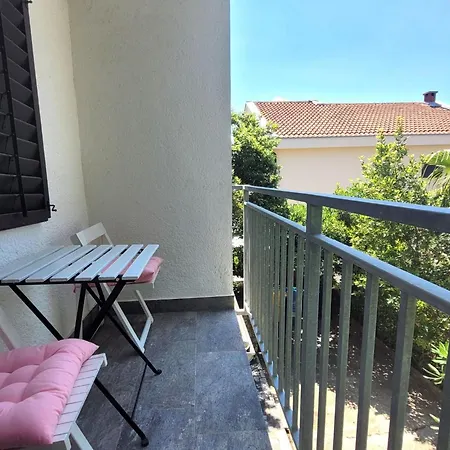 Loncar By Interhome Apartamento Krk Town